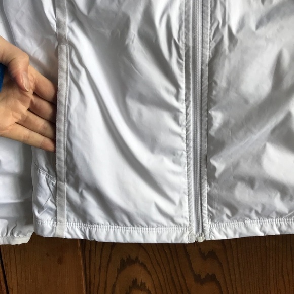 NIKE All White Windbreaker - Picture 3 of 7